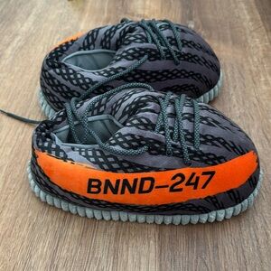 Minimally worn mock Yeezy slippers. Fits women’s size 7.5-9